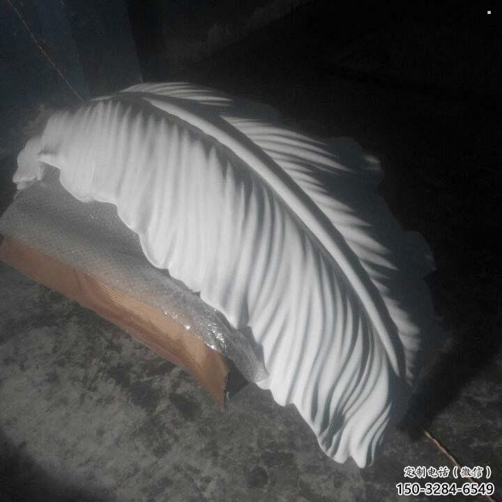 西寧羽毛雕塑供應，花園小品，酒店玻璃鋼羽毛雕塑展品