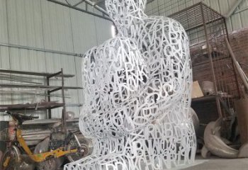 城北大型鏤空人物雕塑常用，戶外擺放，鐵藝字母人物雕塑展示